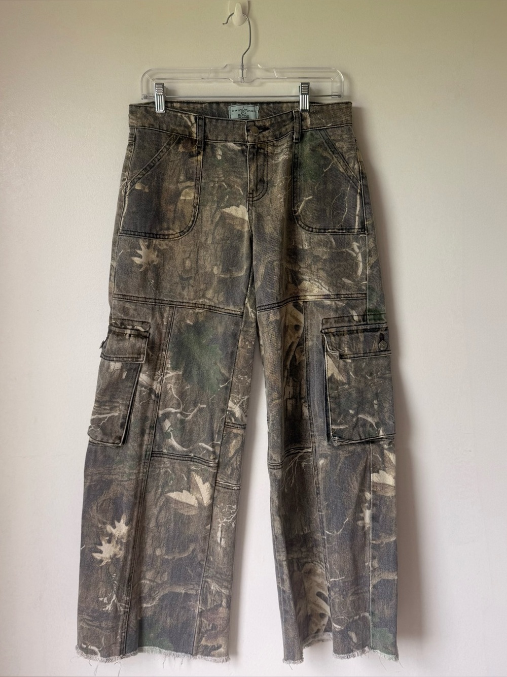 REVICE Camouflage Wide Leg Cargo Pants - Green Mix - Picture 4 of 11